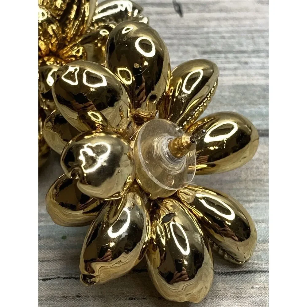 Cluster Sea‎ Shell Earrings Gold Tone Dipped Pierced NWOT Unbranded Flower